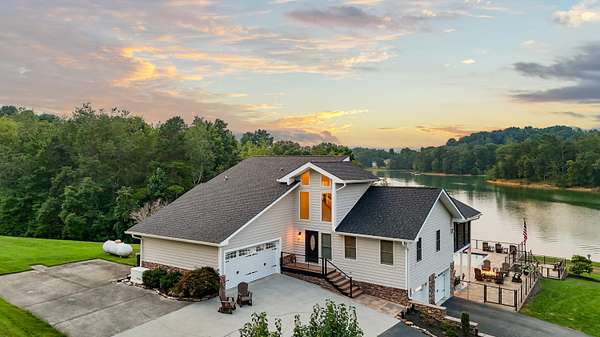 5 Acres of Land with Home for Sale in Talbott, Tennessee