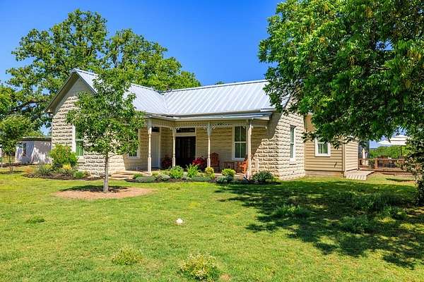 15.8 Acres of Land with Home for Sale in Fredericksburg, Texas