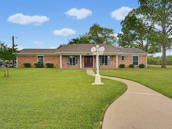 4.49 Acres of Land with Home for Sale in Bridgeport, Texas