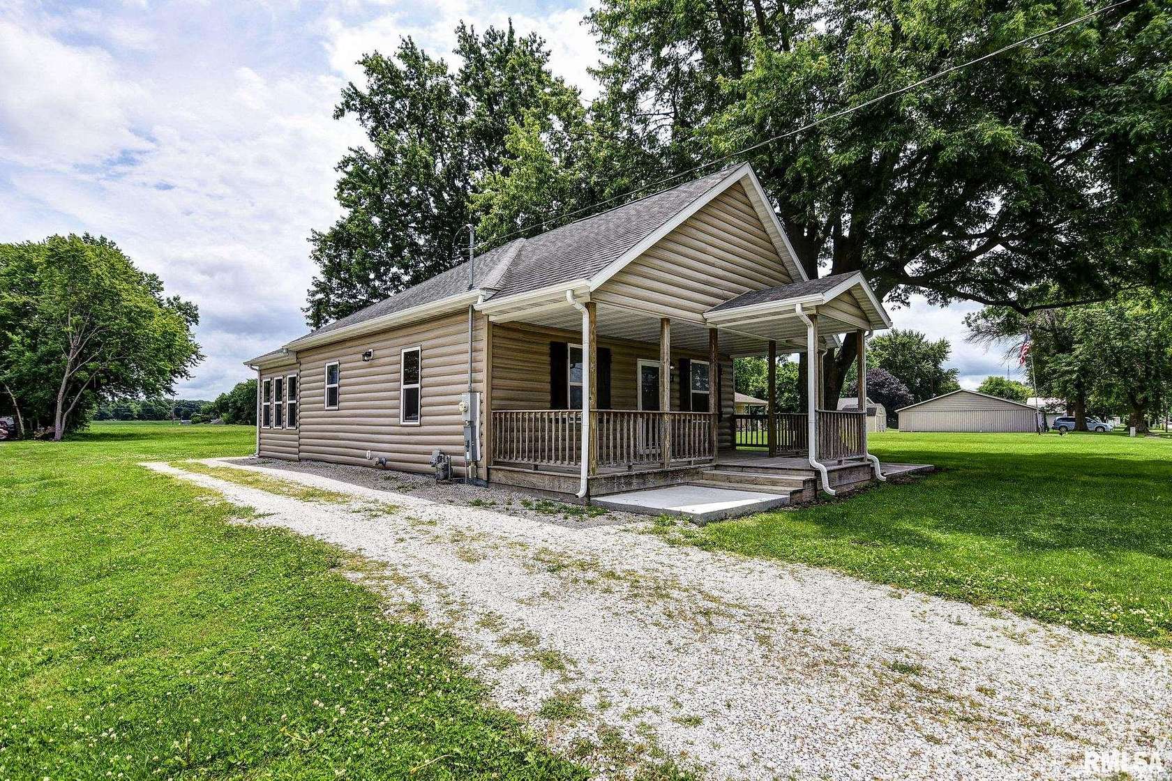 2 Acres of Land with Home for Sale in Taylorville, Illinois