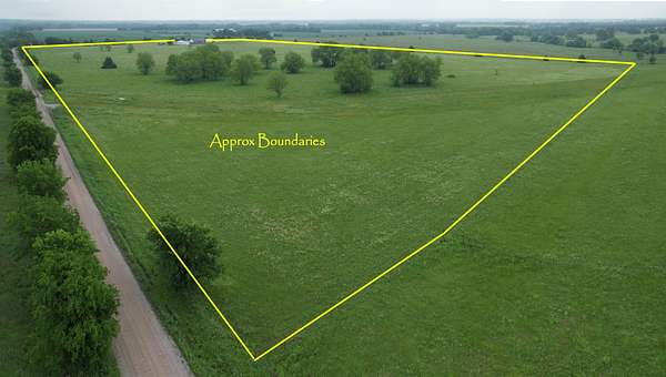 20 Acres of Agricultural & Residential Land for Sale in Wolfe City, Texas