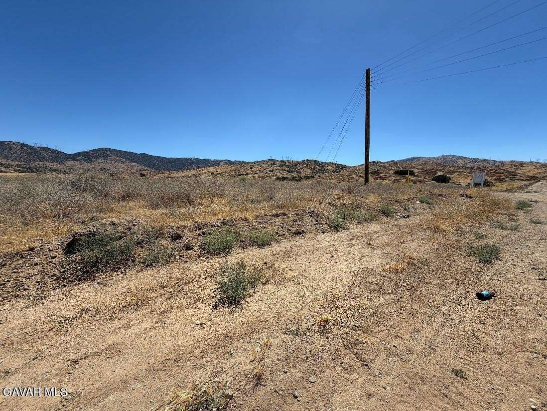 2.35 Acres of Land for Sale in Palmdale, California