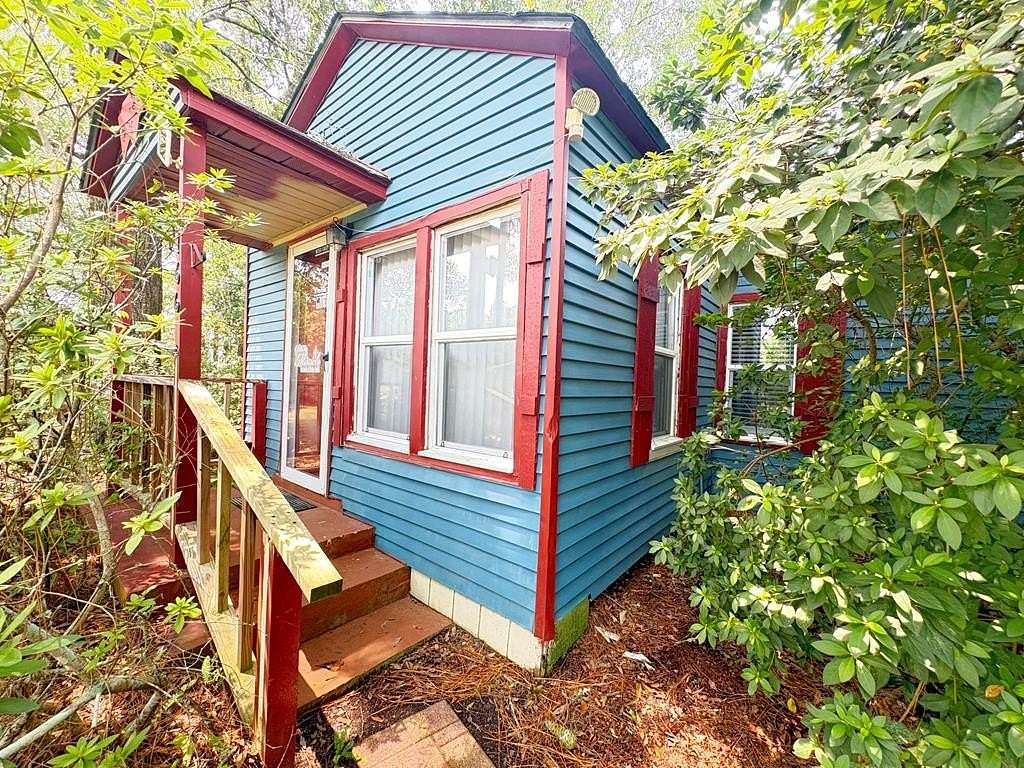 2.54 Acres of Land with Home for Sale in Moultrie, Georgia