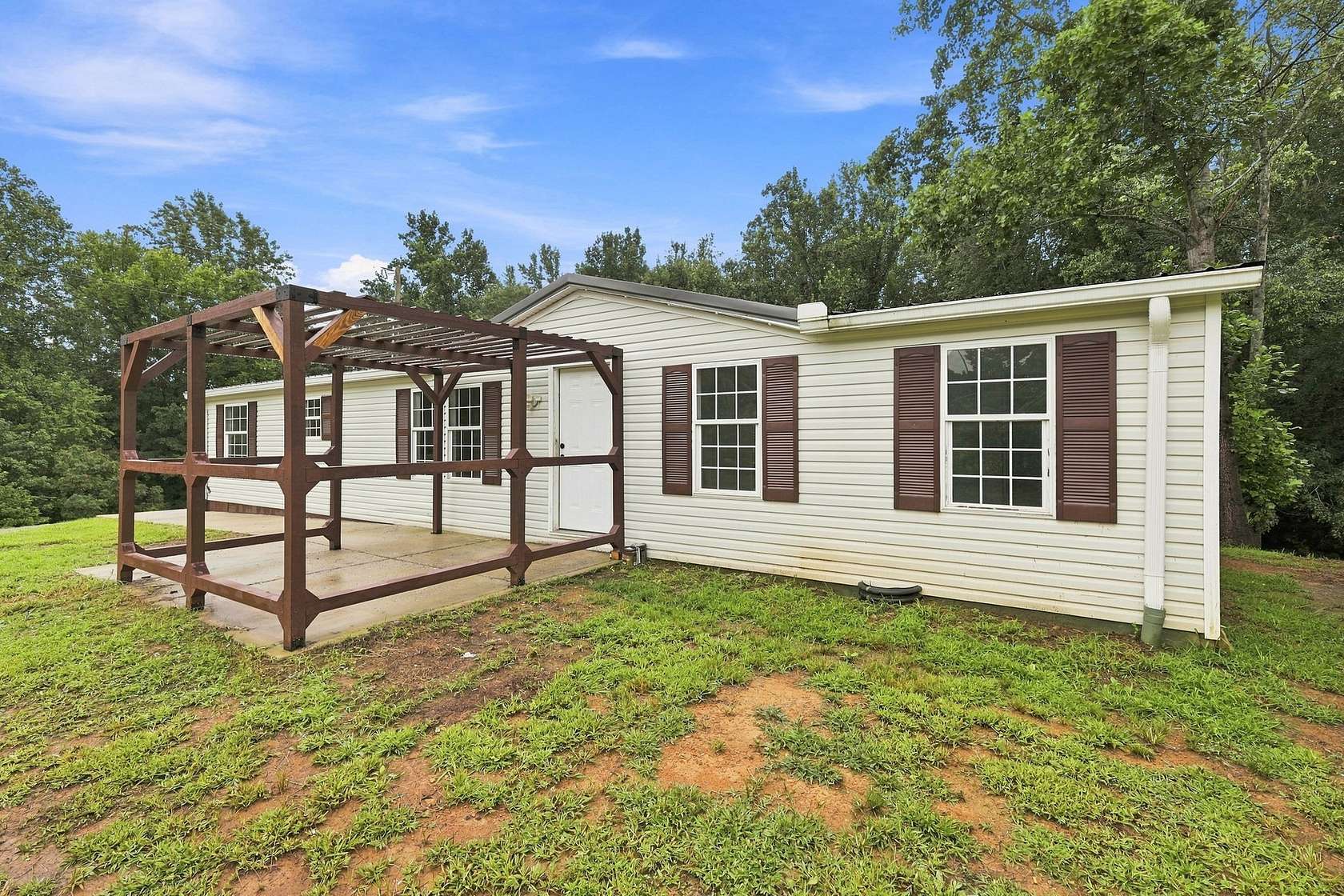 3.17 Acres of Land with Home for Sale in Ashland City, Tennessee