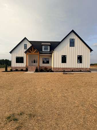 2.3 Acres of Land with Home for Sale in Cottontown, Tennessee