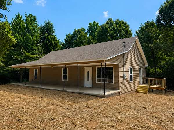 20.5 Acres of Land with Home for Sale in Ethridge, Tennessee