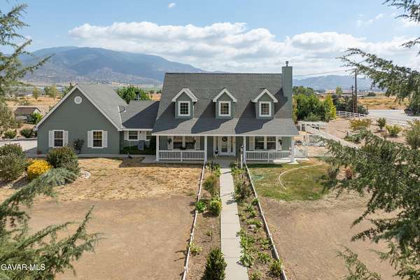 1.6 Acres of Land with Home for Sale in Tehachapi, California