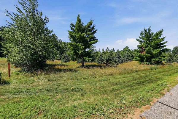 0.31 Acres of Residential Land for Sale in Saratoga Town, Wisconsin