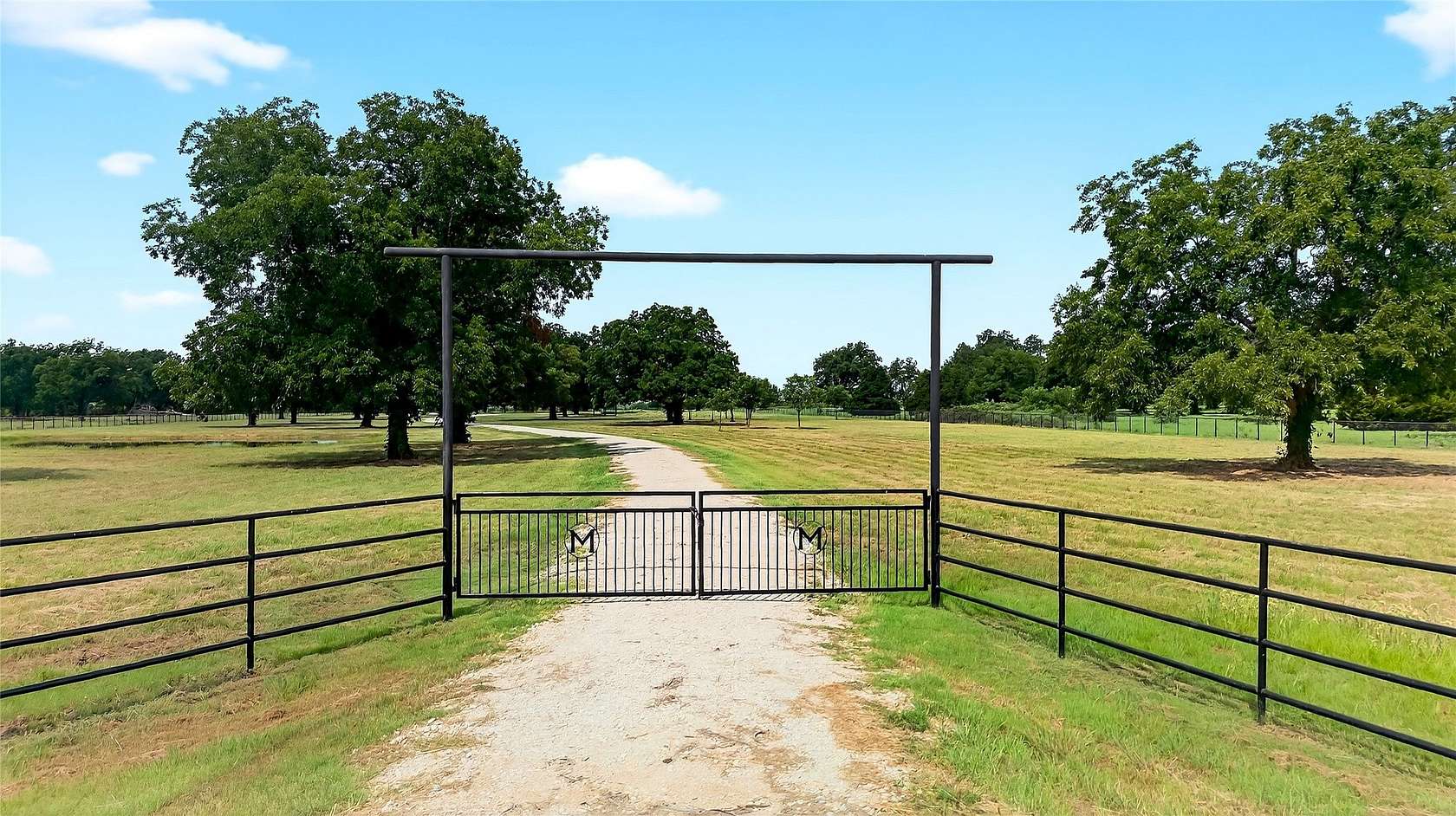 11 Acres of Land for Sale in Whitesboro, Texas