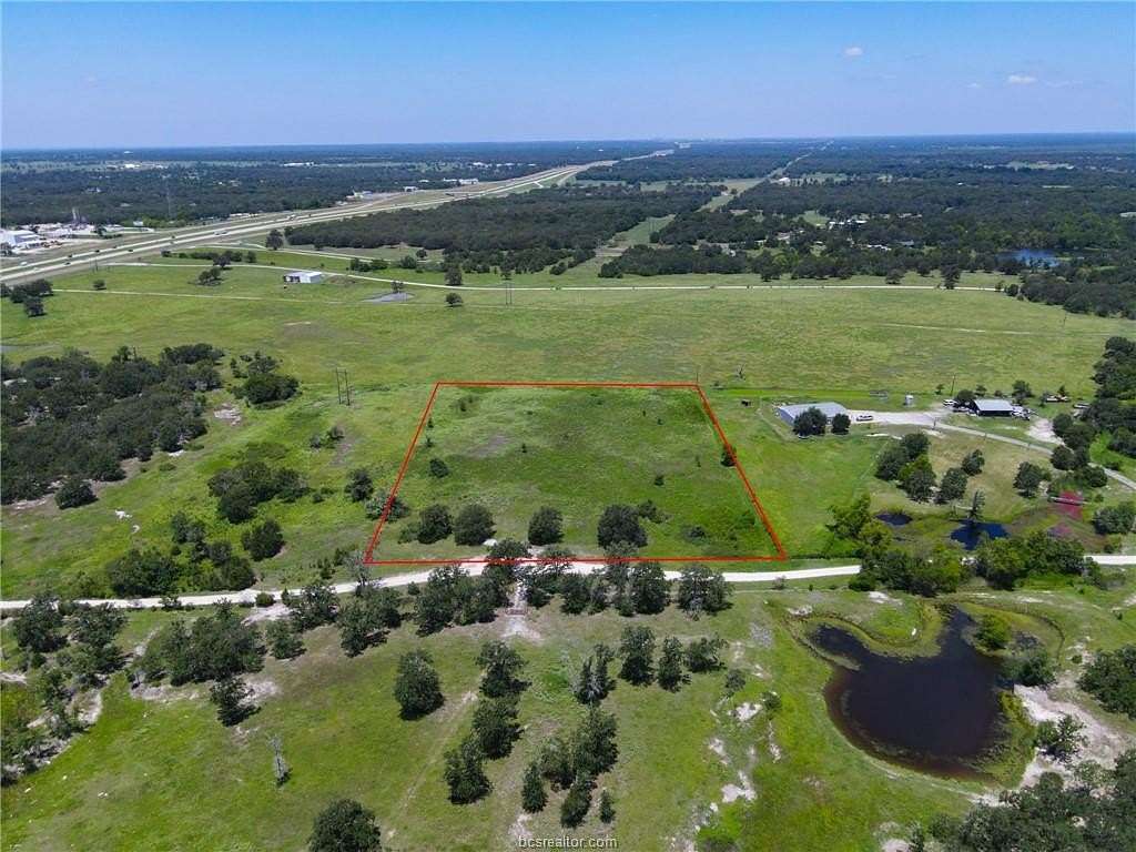 5 Acres of Residential Land for Sale in Navasota, Texas