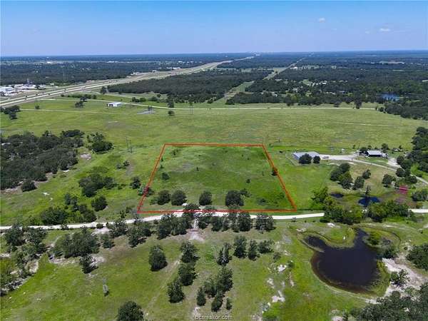 5 Acres of Residential Land for Sale in Navasota, Texas