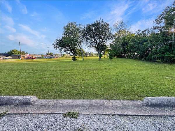 0.17 Acres of Residential Land for Sale in Beeville, Texas
