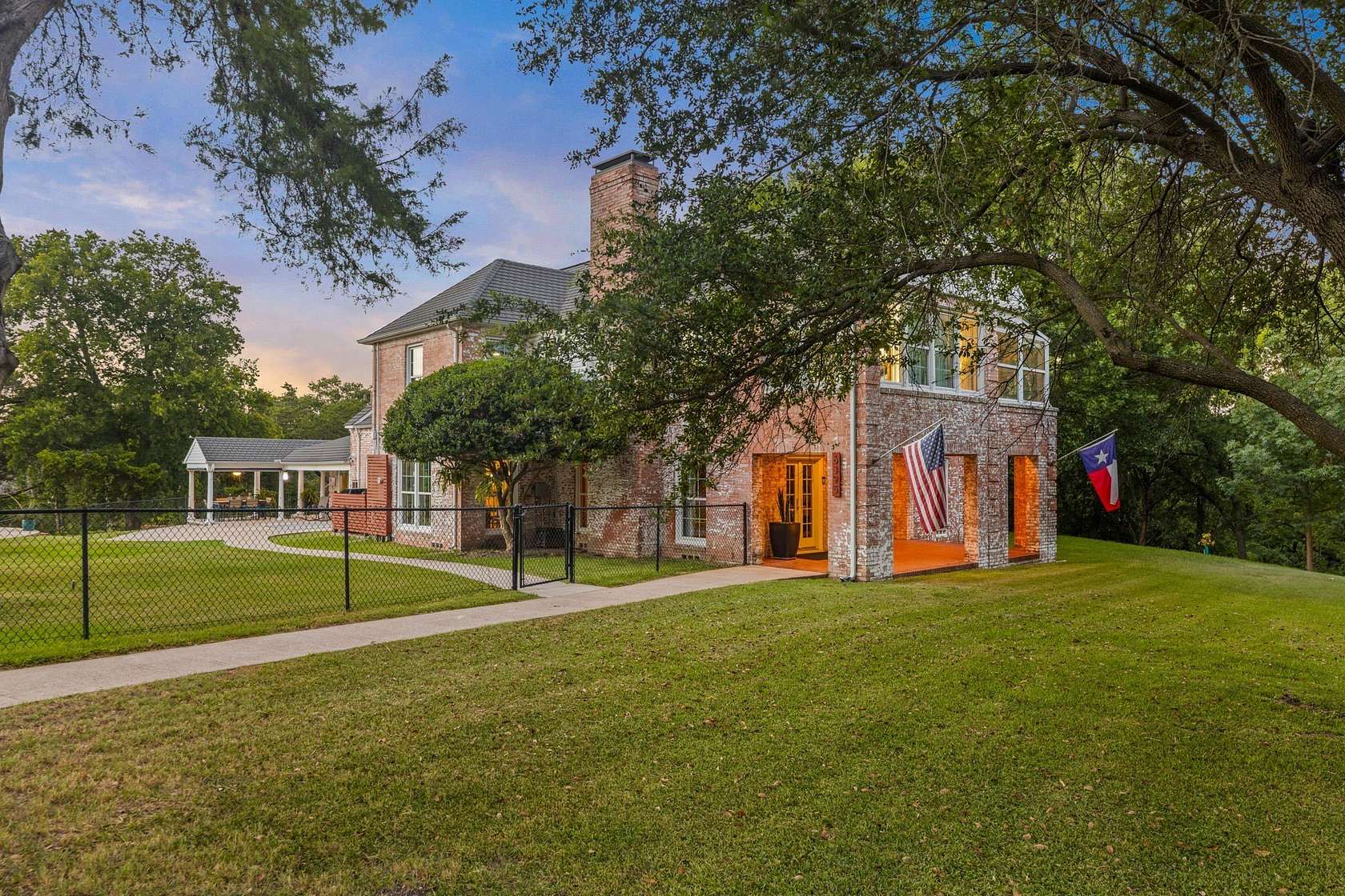 3 Acres of Land with Home for Sale in Dallas, Texas