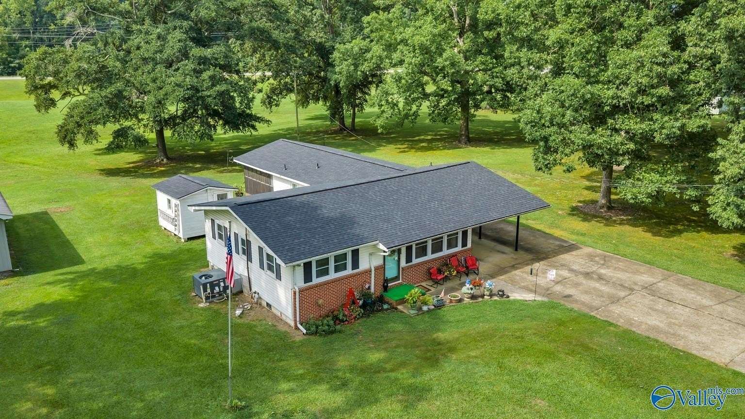 3 Acres of Land with Home for Sale in Scottsboro, Alabama