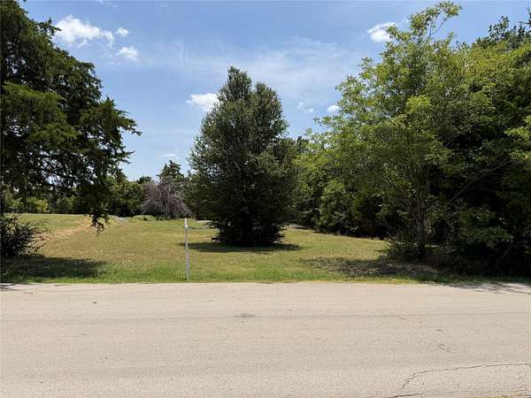 0.99 Acres of Residential Land for Sale in DeSoto, Texas