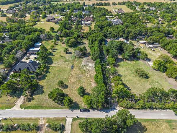 0.99 Acres of Residential Land for Sale in DeSoto, Texas