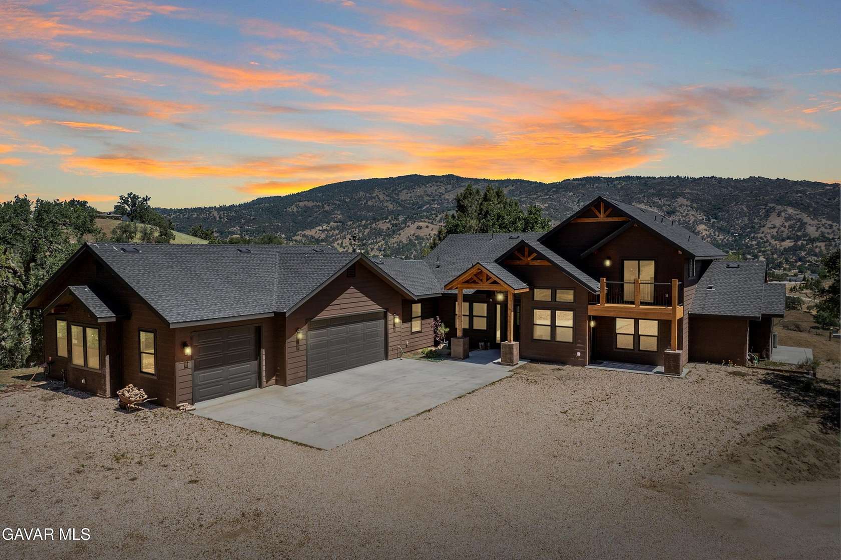 24.3 Acres of Recreational Land with Home for Sale in Tehachapi, California