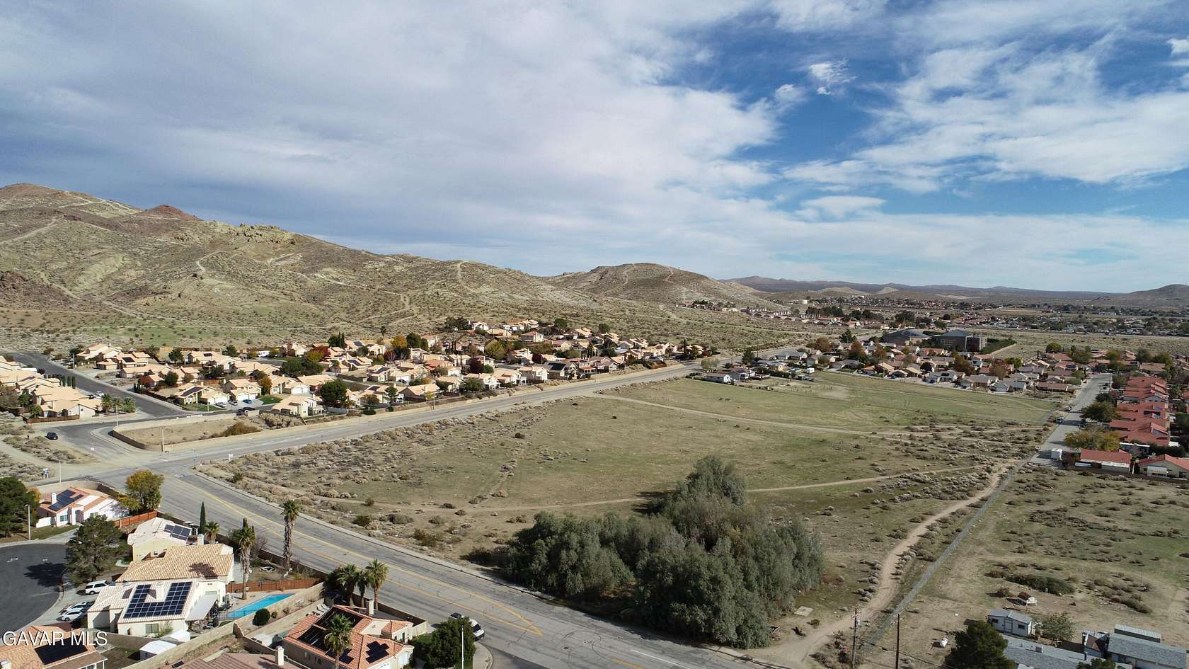 8.67 Acres of Residential Land for Sale in Rosamond, California