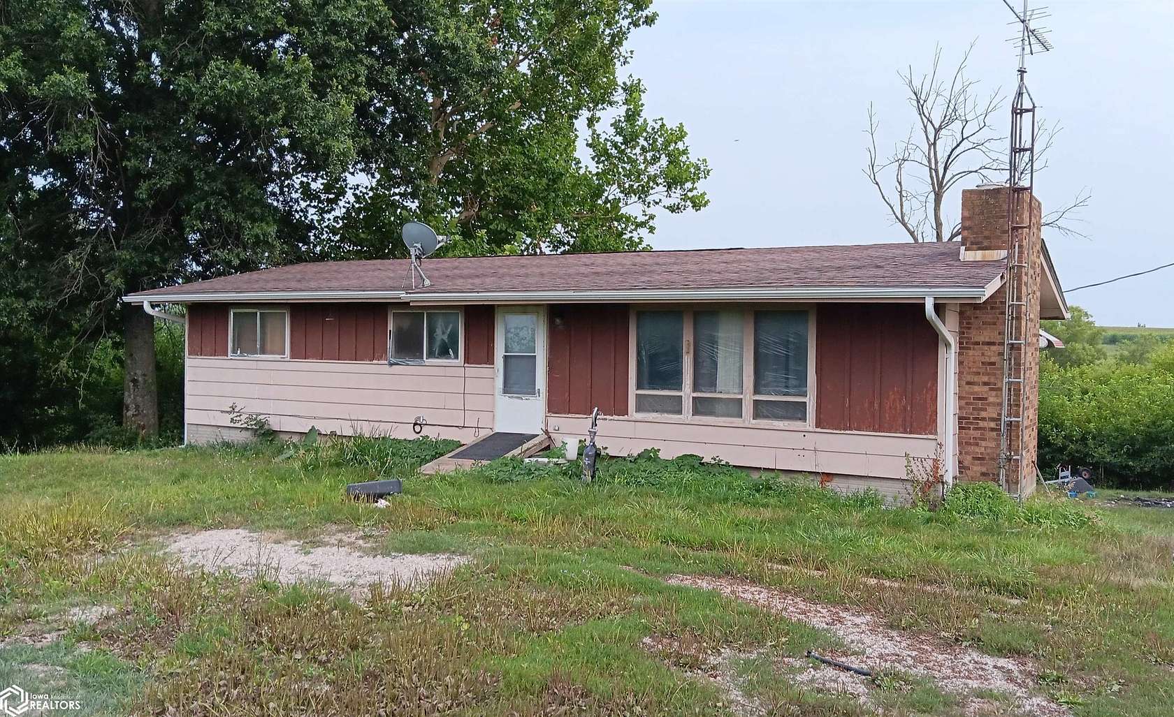 8.79 Acres of Land with Home for Sale in Bloomfield, Iowa