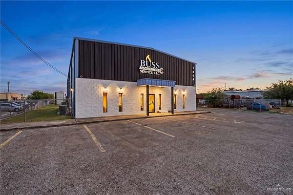 1.5 Acres of Improved Commercial Land for Sale in Edinburg, Texas