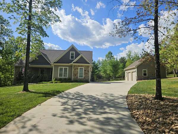 Land with Home for Lease in Jasper, Tennessee