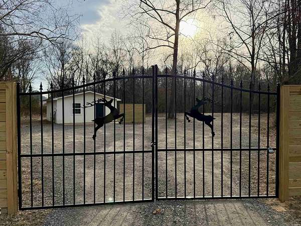 0.75 Acres of Improved Mixed-Use Land for Sale in Heber Springs, Arkansas
