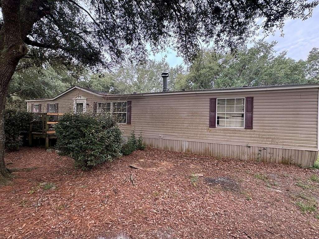 1.64 Acres of Land with Home for Sale in Blackshear, Georgia
