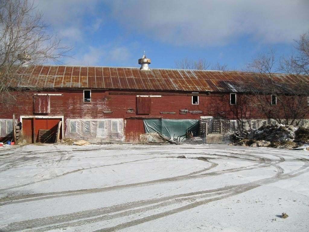 4.73 Acres of Mixed-Use Land for Sale in Orleans, Vermont