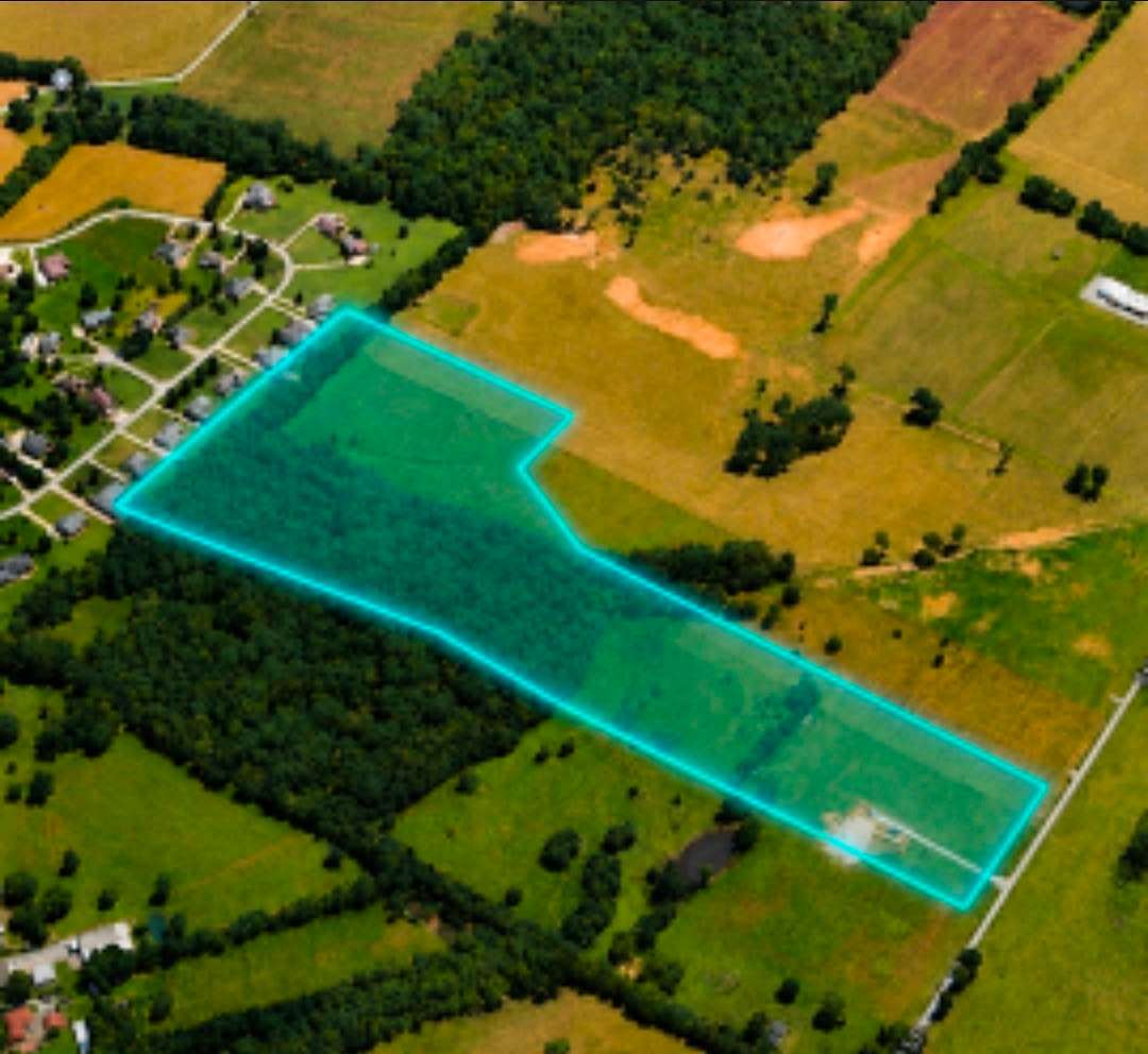 25 Acres of Recreational & Residential Land for Sale in Shelbyville, Tennessee