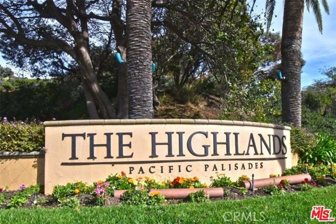 2 Acres of Residential Land for Sale in Los Angeles, California