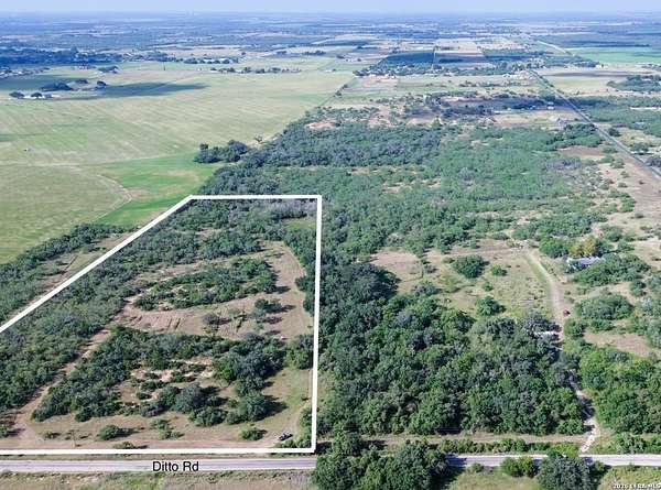 17 Acres of Recreational & Residential Land for Sale in Poteet, Texas