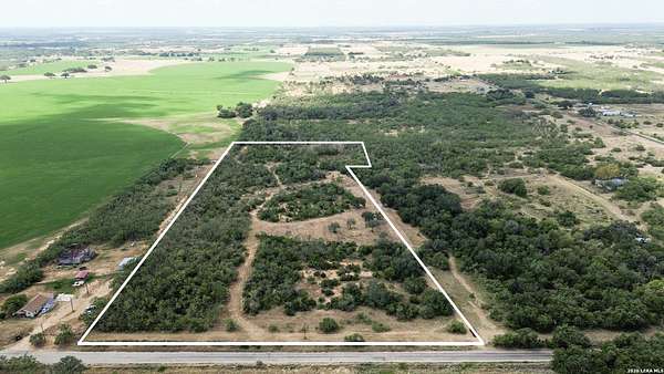 17 Acres of Recreational & Residential Land for Sale in Poteet, Texas