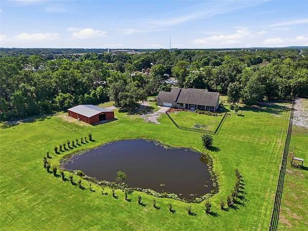 18.5 Acres of Land with Home for Sale in Astatula, Florida