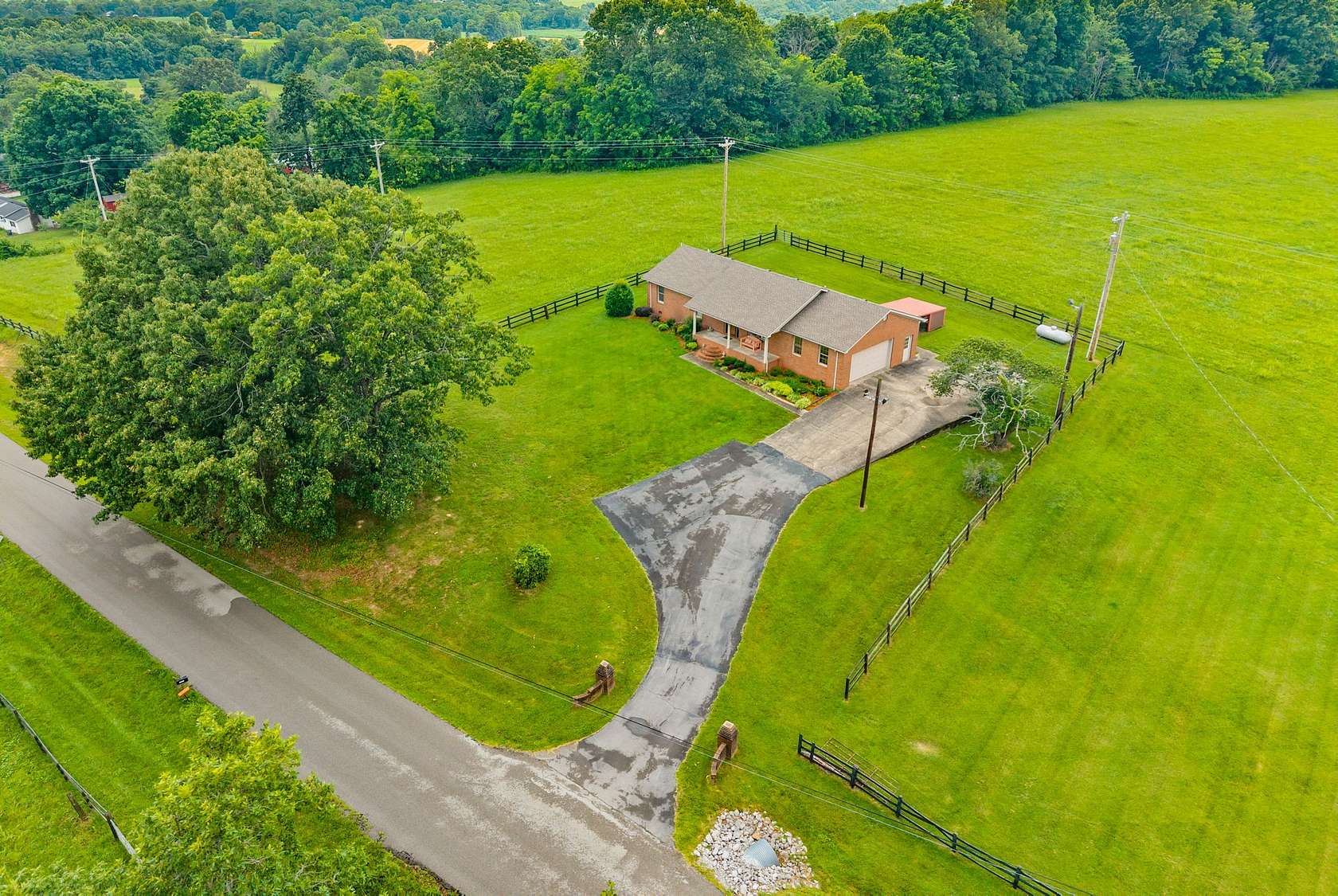 20.5 Acres of Land with Home for Auction in Hopkinsville, Kentucky