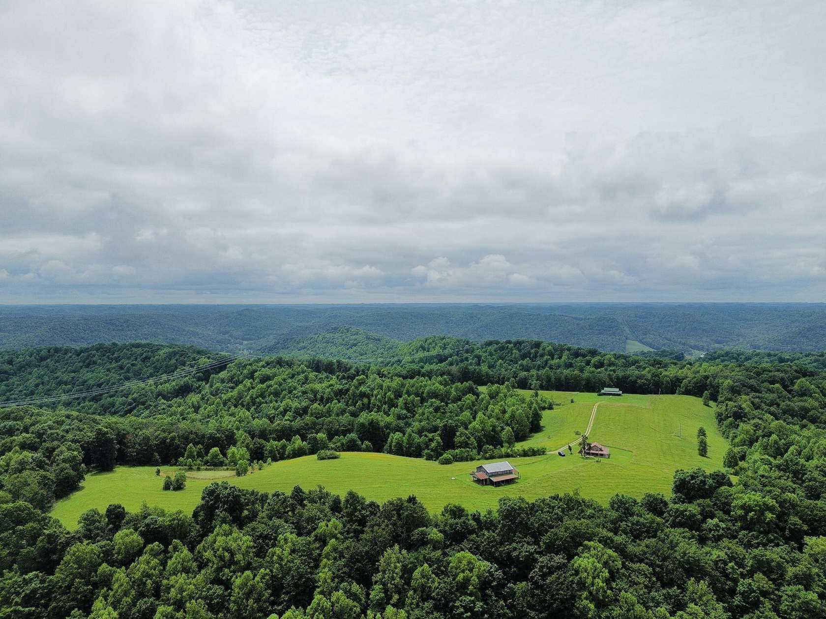137 Acres of Land with Home for Sale in Vanceburg, Kentucky