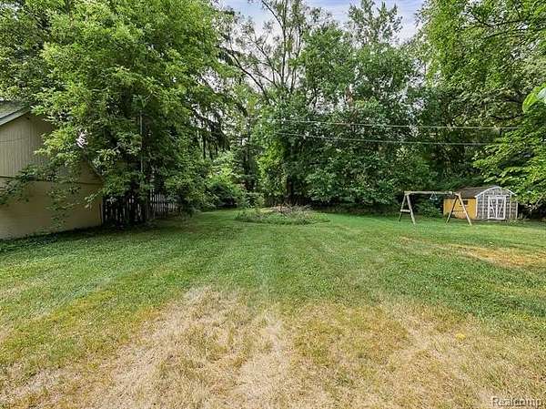 0.24 Acres of Residential Land for Sale in Redford, Michigan