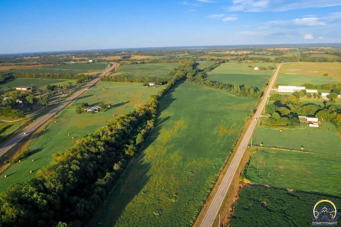 23 Acres of Agricultural & Residential Land for Sale in Meriden, Kansas
