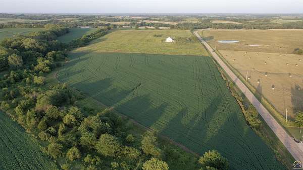 23 Acres of Agricultural & Residential Land for Sale in Meriden, Kansas