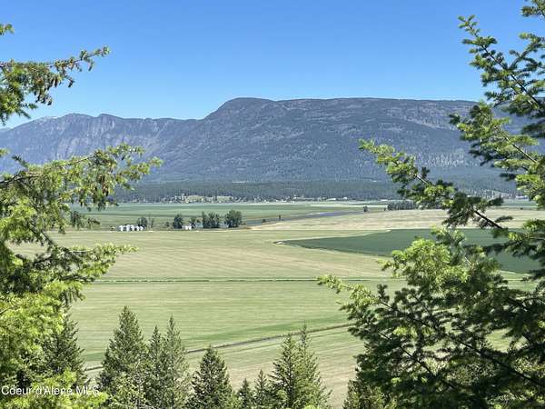 89 Acres of Land with Home for Sale in Bonners Ferry, Idaho