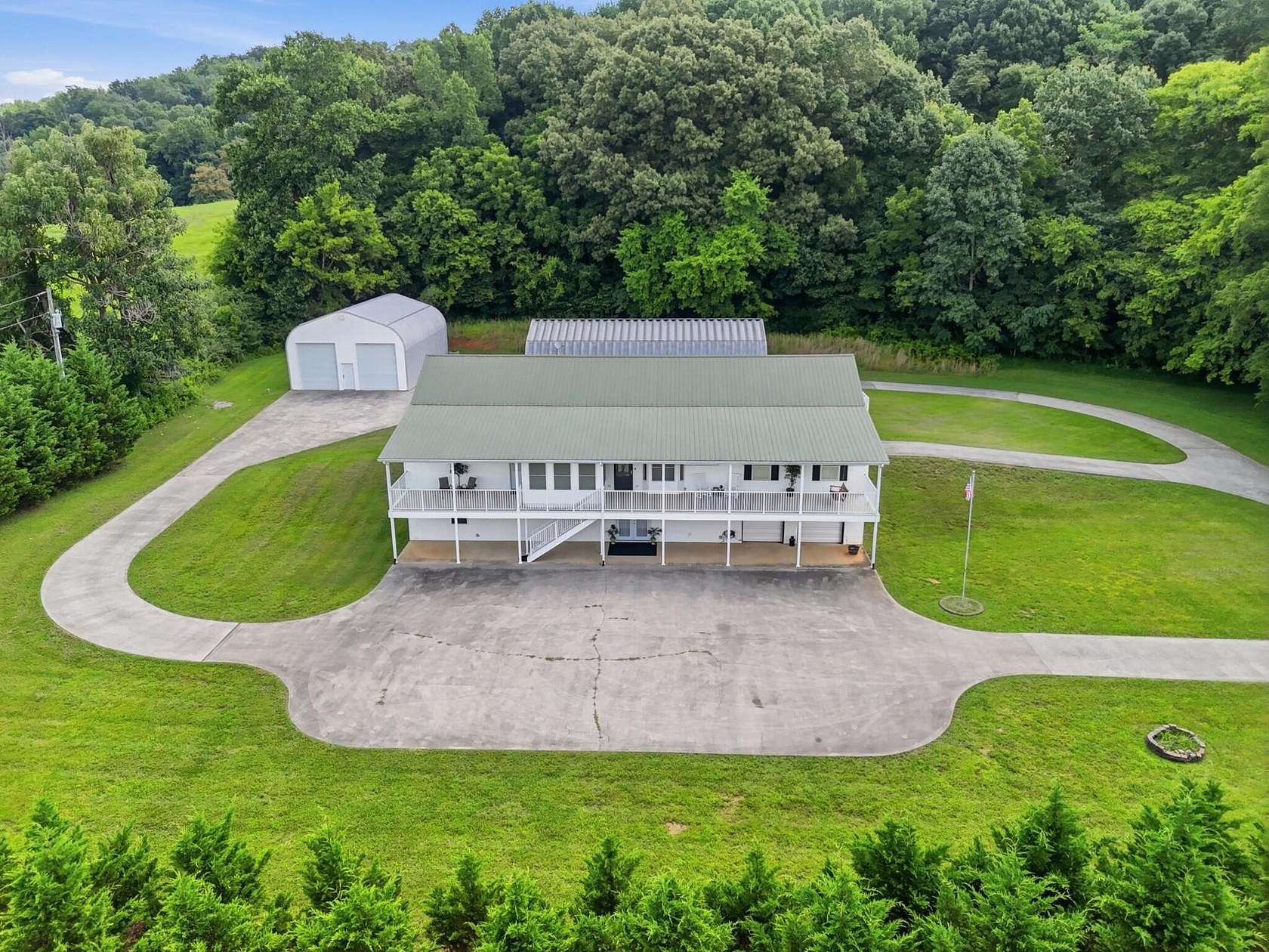20 Acres of Land with Home for Sale in Sweetwater, Tennessee