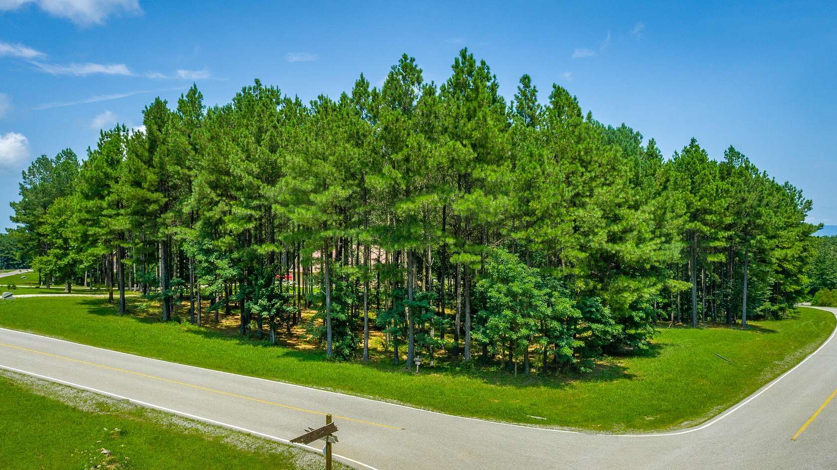 1.26 Acres of Residential Land for Sale in Jasper, Tennessee
