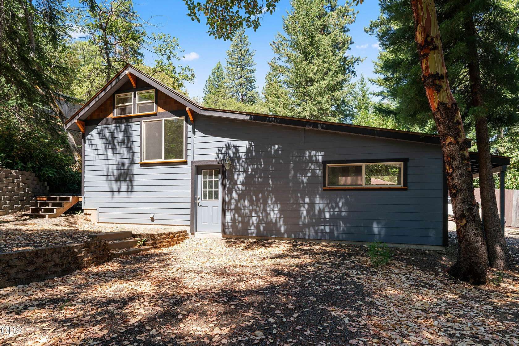 2.15 Acres of Land with Home for Sale in Ashland, Oregon