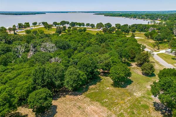 0.55 Acres of Residential Land for Sale in Mabank, Texas