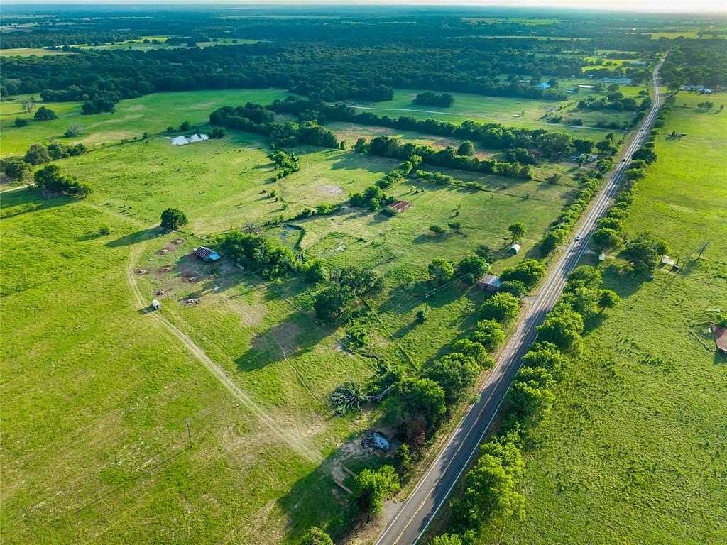 5 Acres of Mixed-Use Land for Sale in Kemp, Texas