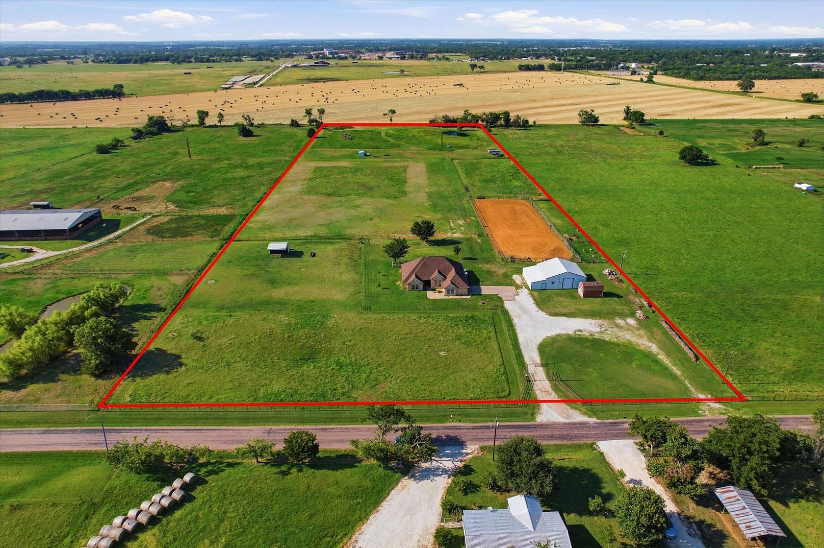 13.5 Acres of Land with Home for Sale in Whitesboro, Texas