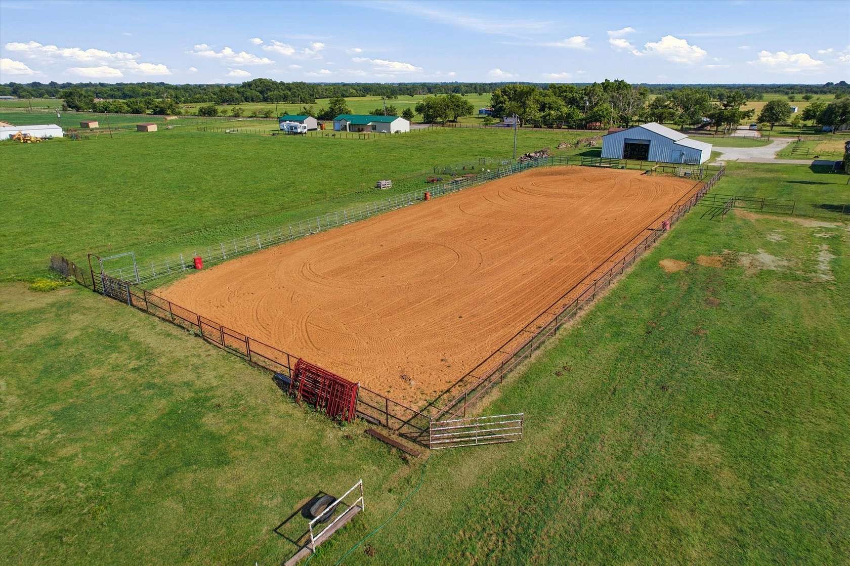 13.5 Acres of Land with Home for Sale in Whitesboro, Texas