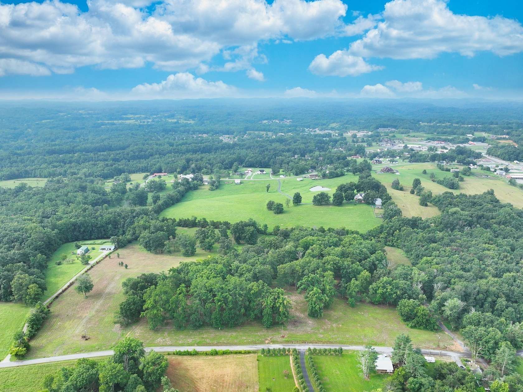 5 Acres of Residential Land for Sale in Westmoreland, Tennessee