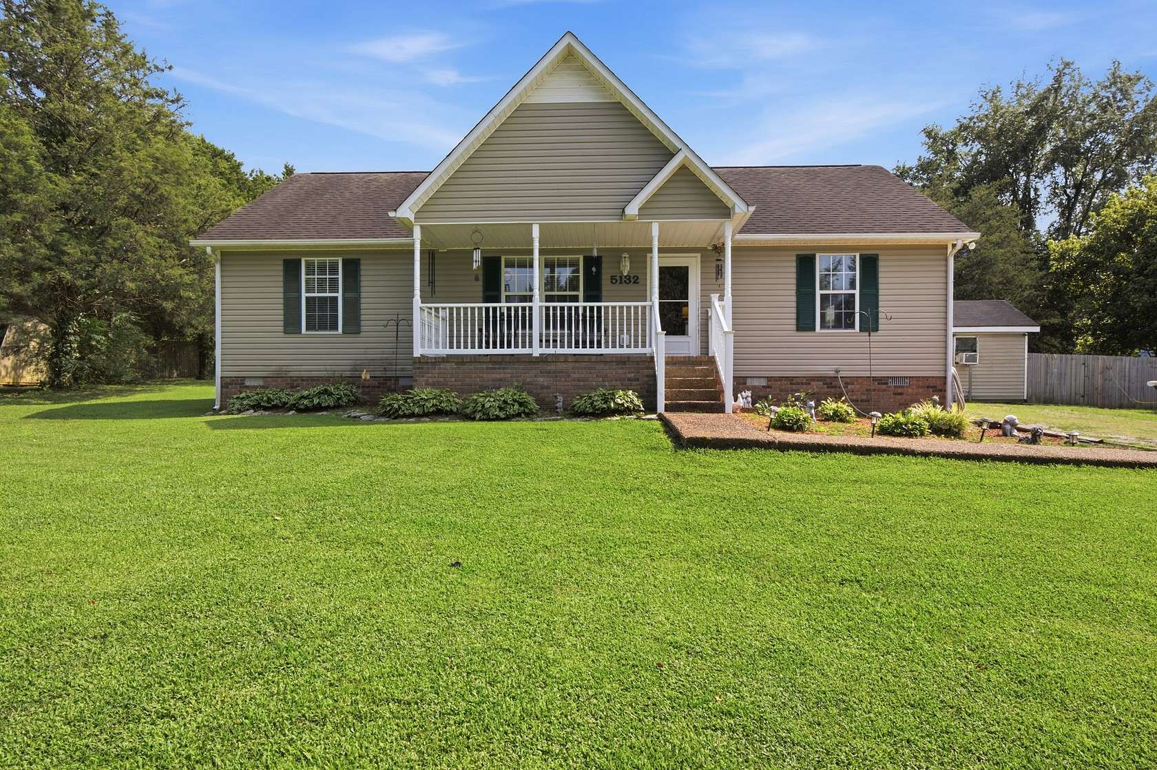 1.67 Acres of Land with Home for Sale in Columbia, Tennessee