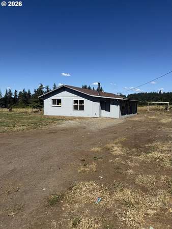 10.6 Acres of Land with Home for Sale in Molalla, Oregon