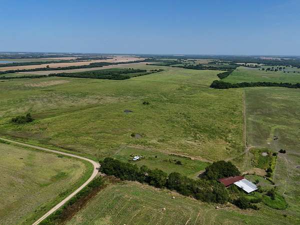 499 Acres of Land for Sale in Honey Grove, Texas